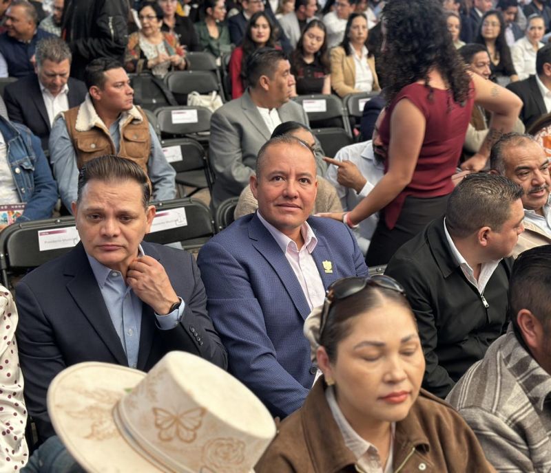 Presidente Municipal Juan Carlos Gamiño "Camacho" acudió al Palacio de Gobierno del Estado