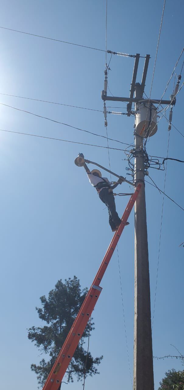 Seguimos reforzando el alumbrado público para brindar mayor seguridad a nuestra gente.