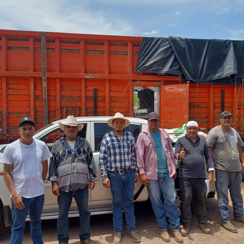 nueva entrega de fertilizante subsidiado a productores de la tenencia de Acaten.