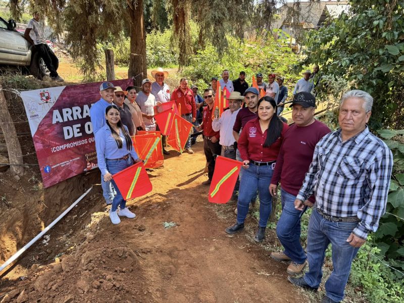 obra de extensión de la red de agua potable en la colonia Tunácuaro.