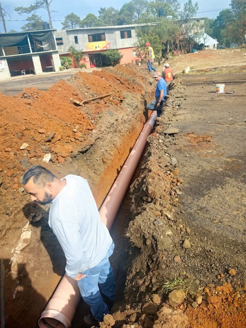Trabajo permanente para mejorar los servicios de agua y drenaje