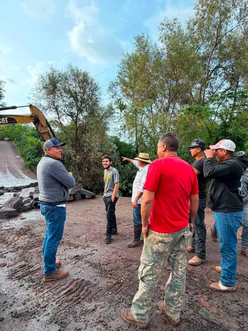 Acatén para dar el arranque de la obra de alcantarillado